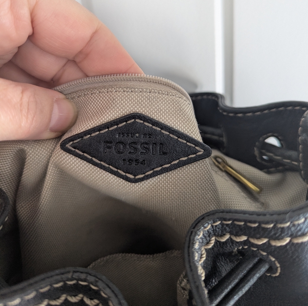 Fossil Black Pebble Drawstring Crossbody - Picture 3 of 13